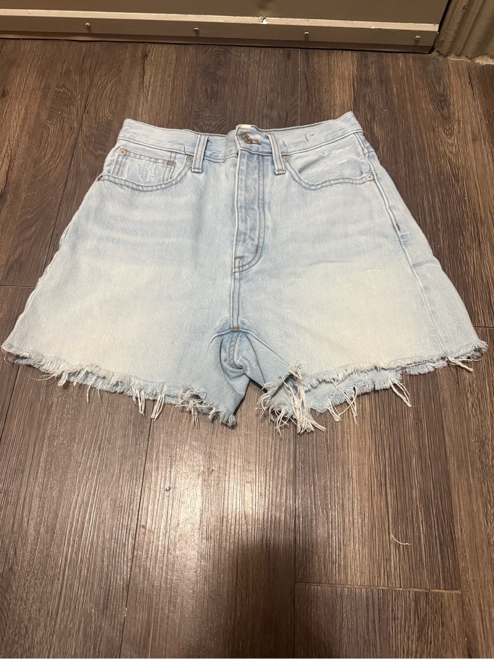 Madewell The Mom Jean Shorts